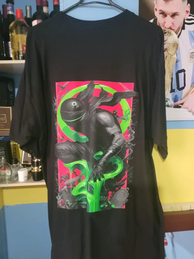Polera de algodón con diseño gráfico colorido - 2