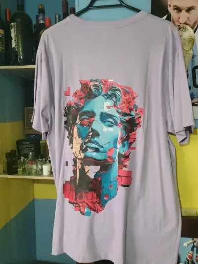 Poleras de algodón con estampados artísticos - miniatura 1