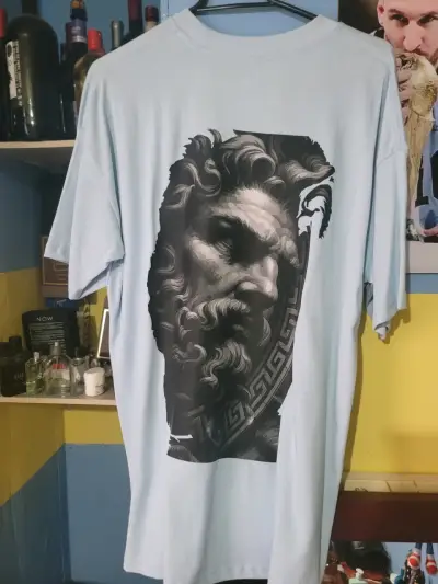 Poleras de algodón con estampados artísticos - miniatura 3