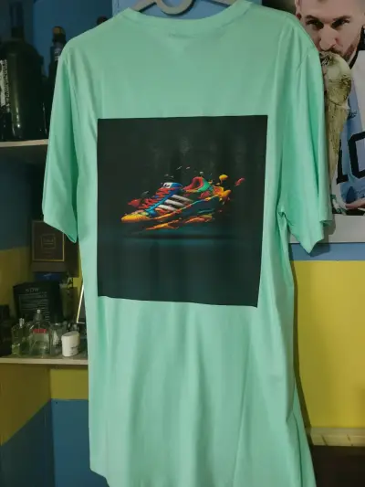 Poleras de algodón con estampados artísticos - miniatura 4