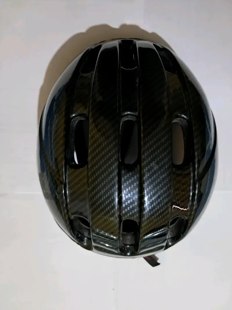 Casco de ciclismo Alpina negro con diseño aerodinámico - 1