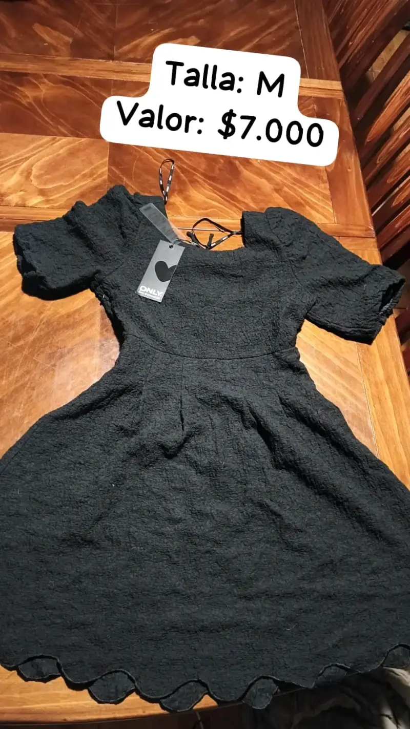 Blusa a cuadros rojos marca Only - 3