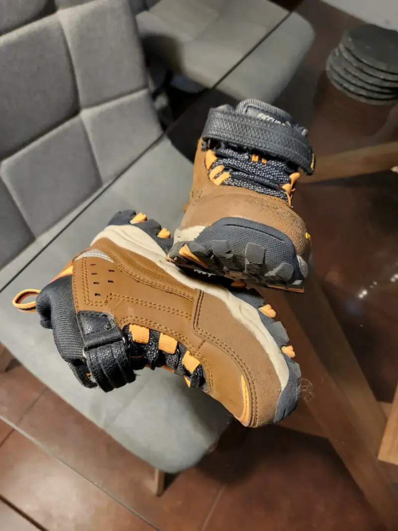 Botines  para niños Ficcus talla 24 - 2
