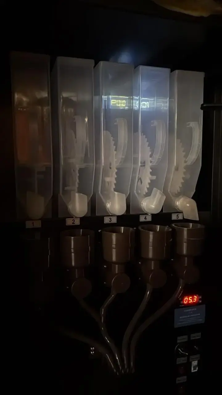 Máquina dispensadora de suplementos y proteínas - 4