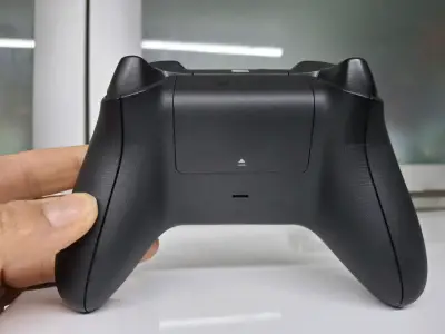 Control inalámbrico Xbox Series X negro - miniatura 2