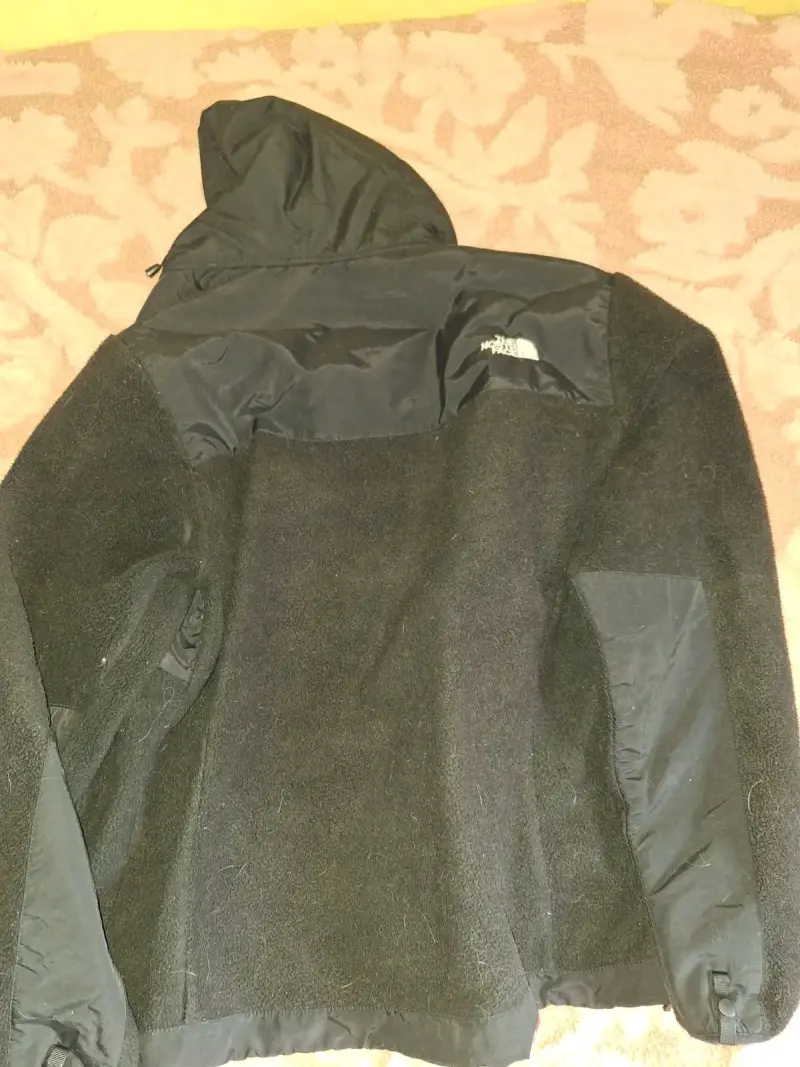 Chaqueta polar negra The North Face con capucha - 1