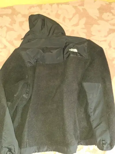 Chaqueta polar negra The North Face con capucha - miniatura 1