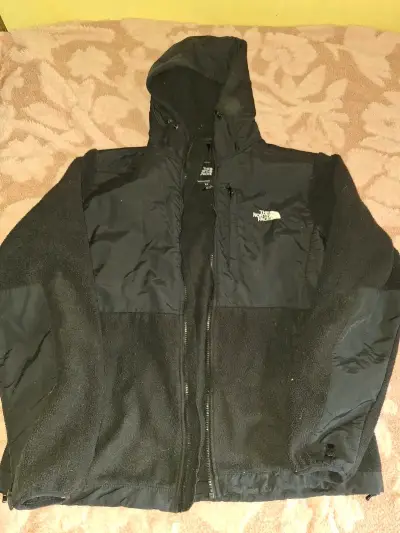 Chaqueta polar negra The North Face con capucha - miniatura 2