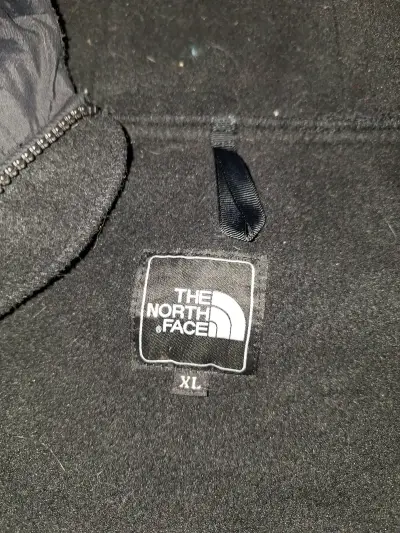 Chaqueta polar negra The North Face con capucha - miniatura 3