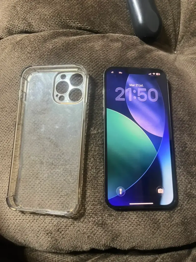 iPhone 13 Pro Max Verde con Funda Transparente - 1