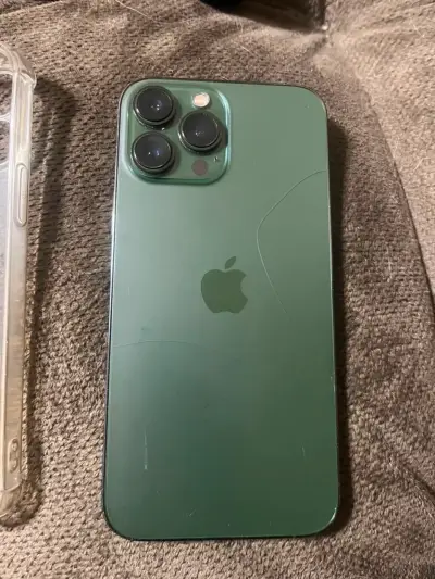 iPhone 13 Pro Max Verde con Funda Transparente - miniatura 2