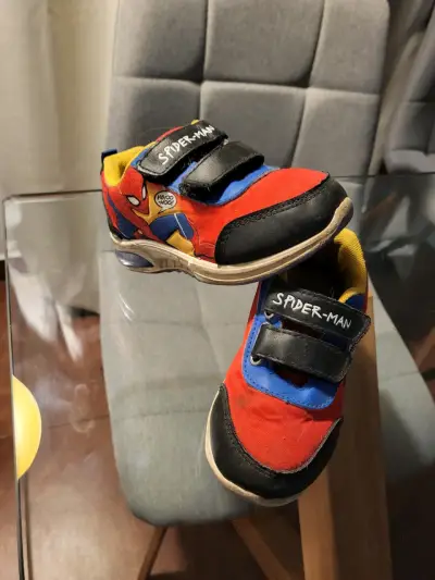 Zapatillas Spiderman talla 26 - miniatura 2