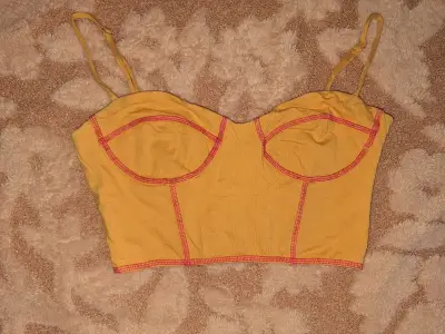 Top amarillo con tirantes Princess Polly - miniatura 1