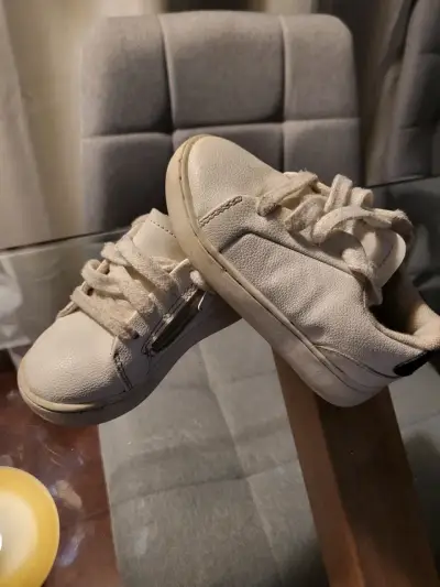 Zapatillas blancas Zara talla 23 - miniatura 2