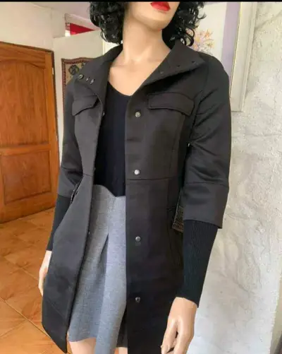 Vestido Abrigo Negro Corto ONLY Love Urbanized - miniatura 3