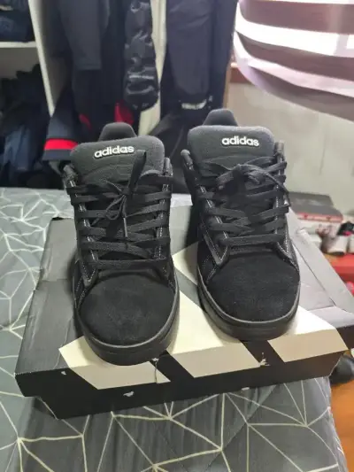 Zapatillas negras Adidas para hombre en buen estad - miniatura 1