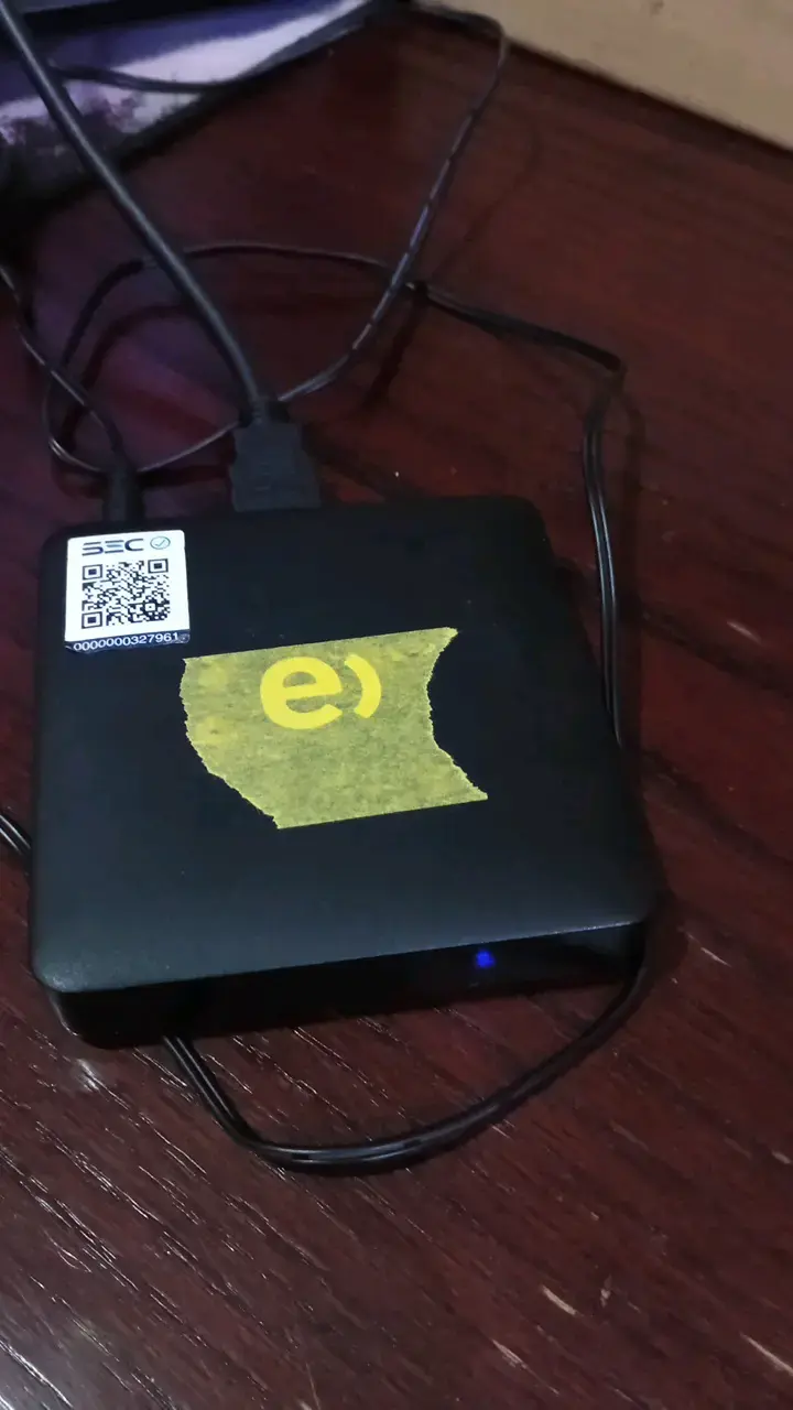 Decodificador de TV digital con cable HDMI - 1