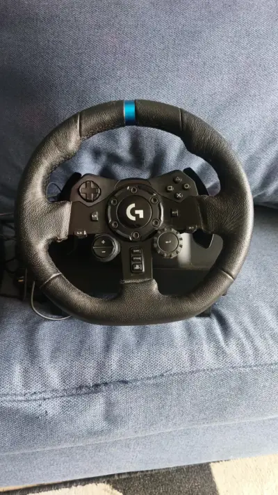 Volante y pedales Logitech G923 Ps4, Ps5 y PC - miniatura 3