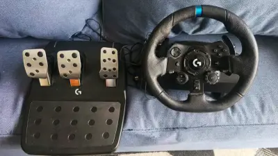Volante y pedales Logitech G923 Ps4, Ps5 y PC - miniatura 4