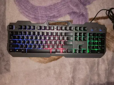 Teclado gamer retroiluminado RGB Assassin Membrana - miniatura 1