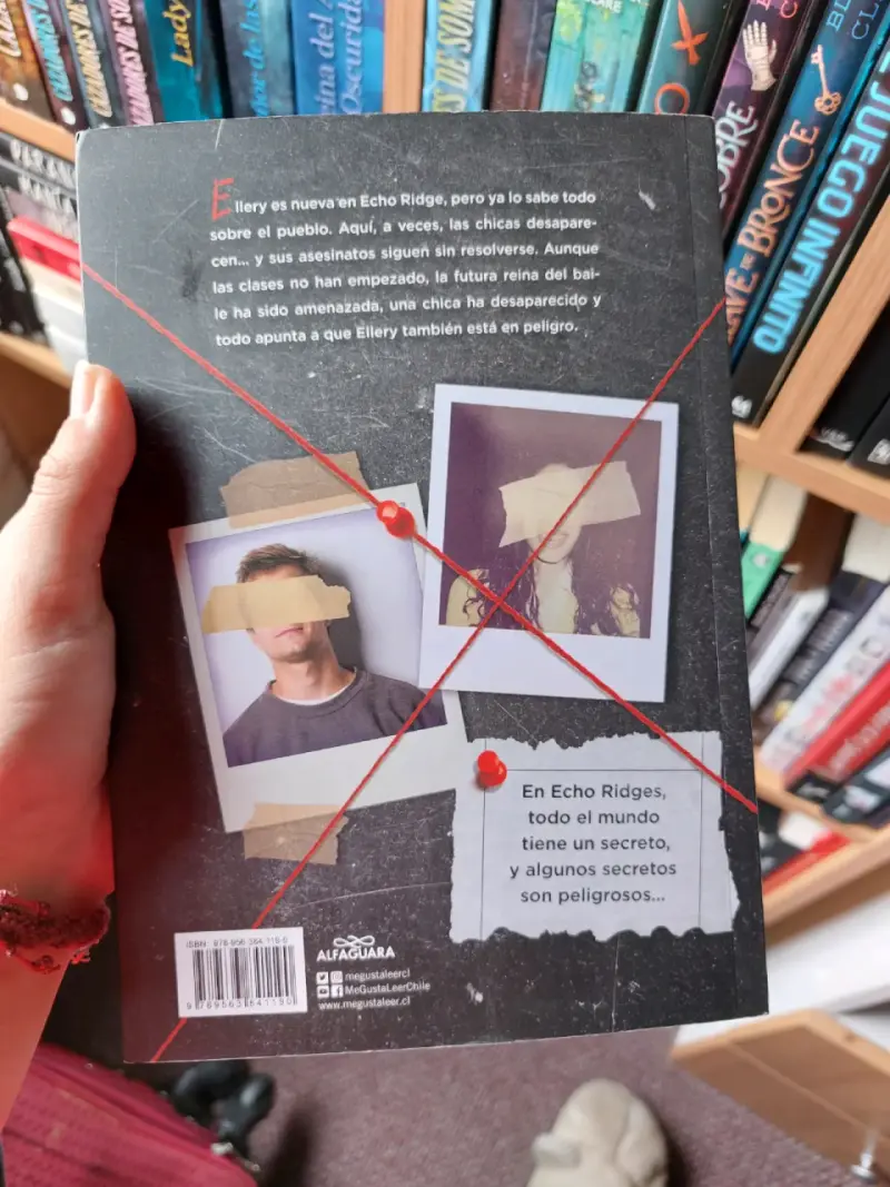 Libro 'Alguien Tiene Un Secreto' - 3