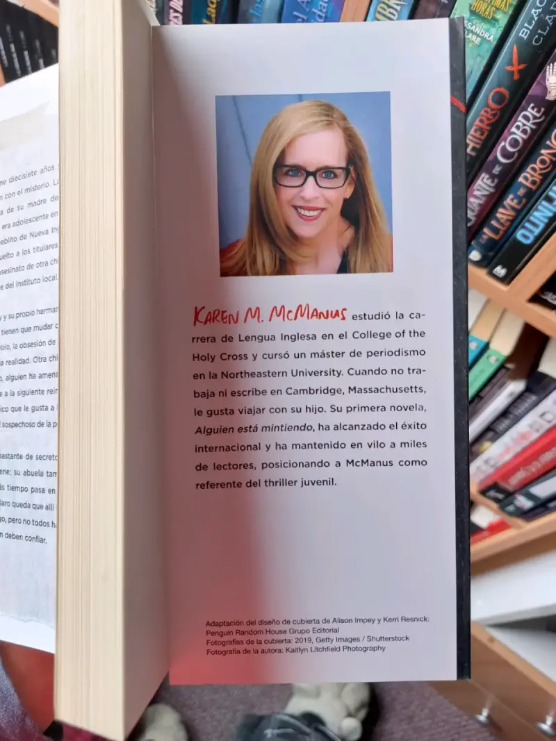 Libro 'Alguien Tiene Un Secreto' - 5