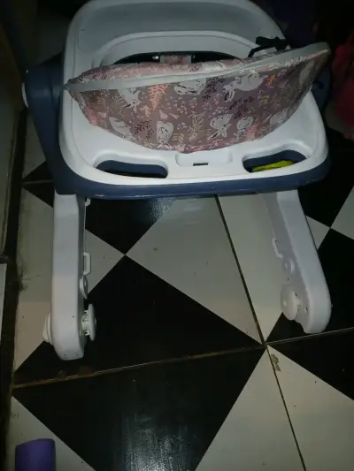 Andador 2 en uno y silla mecedora - miniatura 4