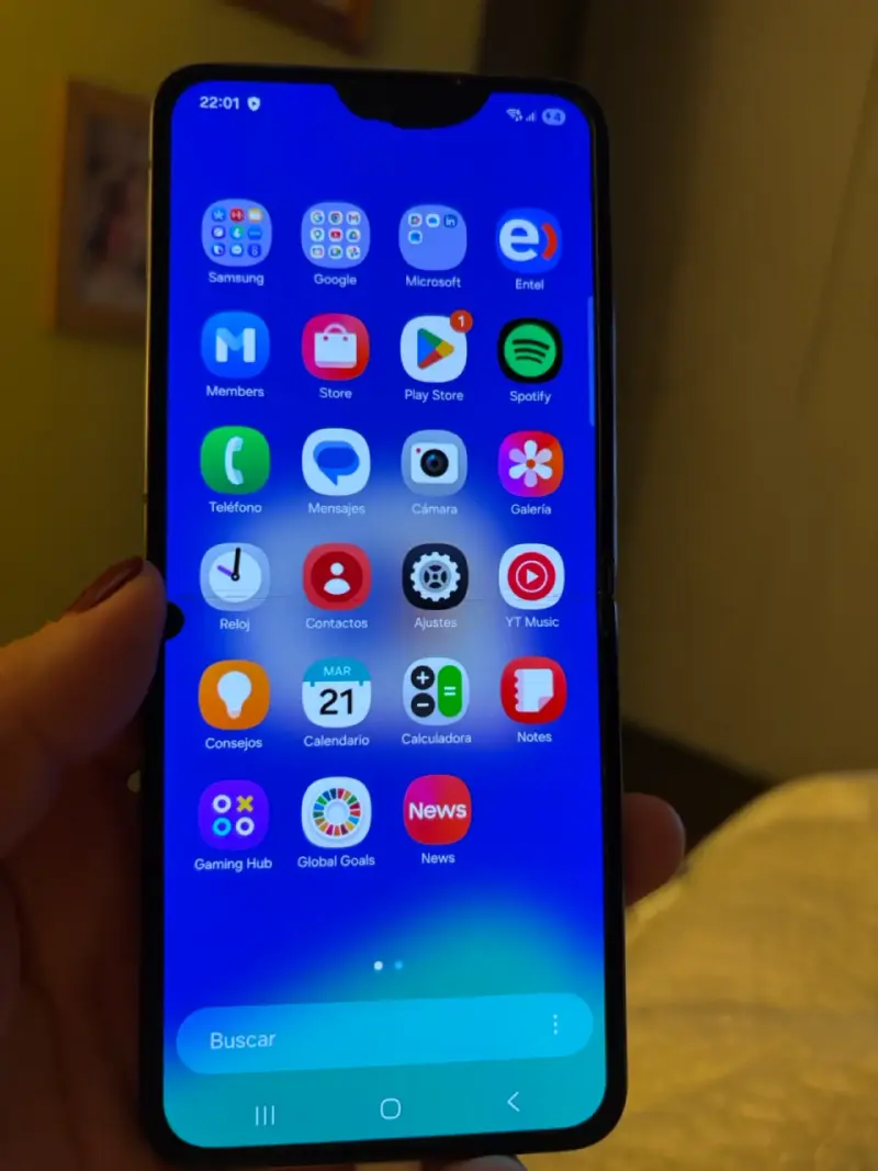 Samsung Galaxy Z Flip5 plegable en buen estado - 2