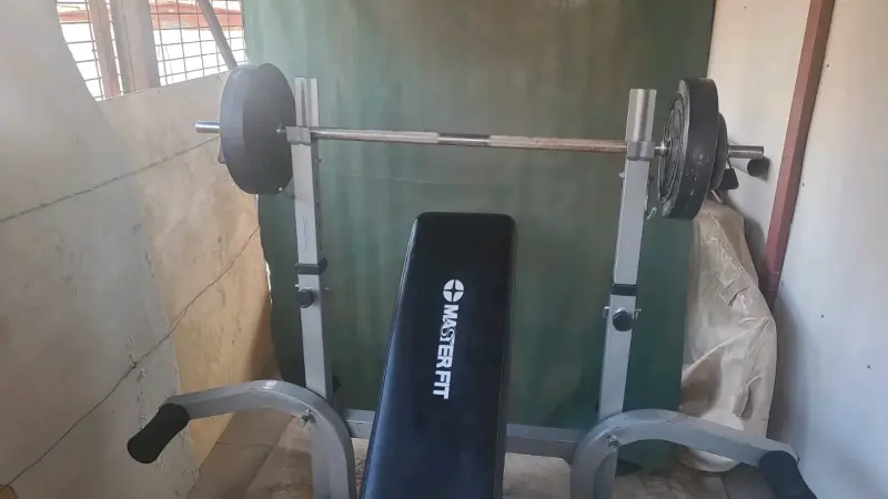 Banco de pesas y máquina de abdominales Masterfit - 2