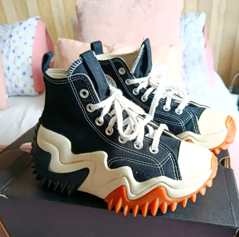 Zapatillas Converse Run Star Hike negras y naranja - 1