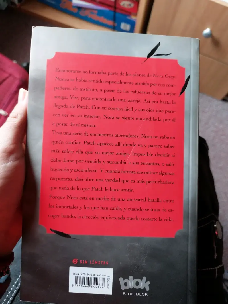 Libro 1 'Hush, Hush' - 3