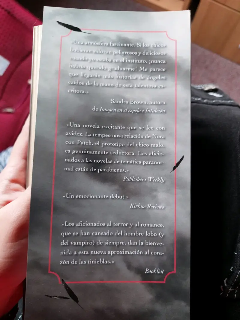 Libro 1 'Hush, Hush' - 5