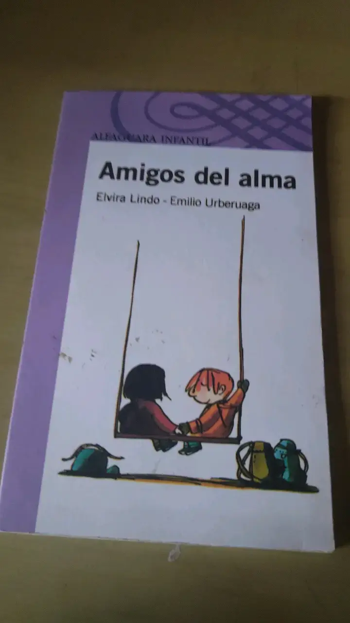 Libro infantil 'Amigos del alma' de Elvira Lindo