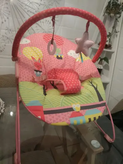 Silla Mecedora para Bebé con Diseño Colorido - miniatura 2