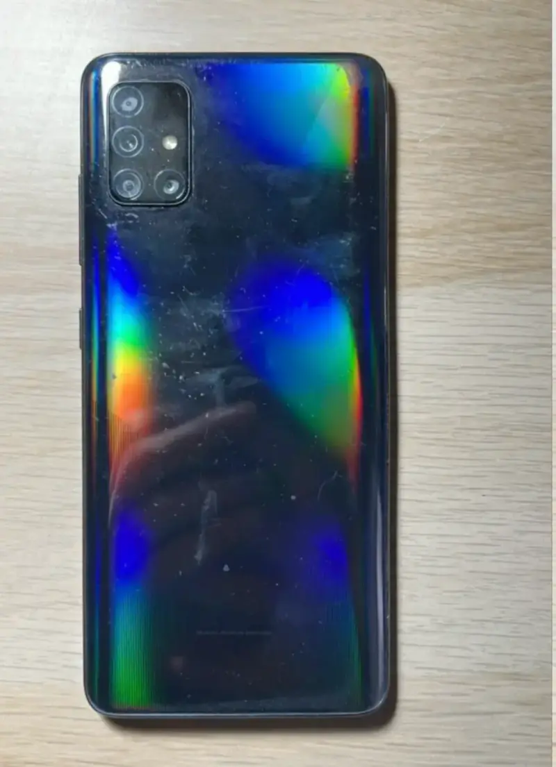 Samsung Galaxy A51 con cargador y funda originales - 2