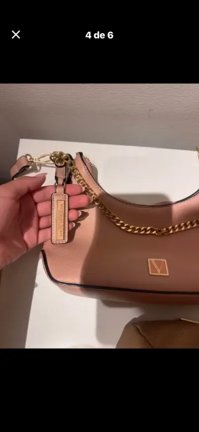 Bolso rosa con cadena dorada Victoria's Secret - miniatura 4