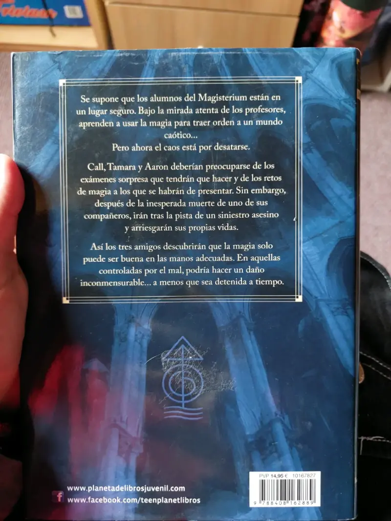 3 primeros libros saga Magisterium - 6