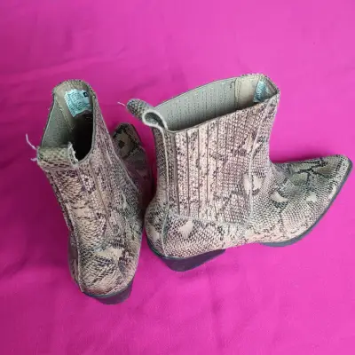 Botines de mujer con diseño de serpiente talla 40 - miniatura 1
