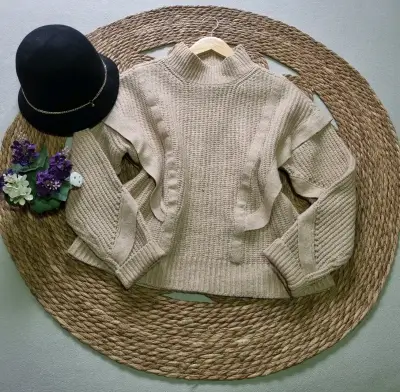 Suéter de lana beige con cuello alto Umbrale - miniatura 1