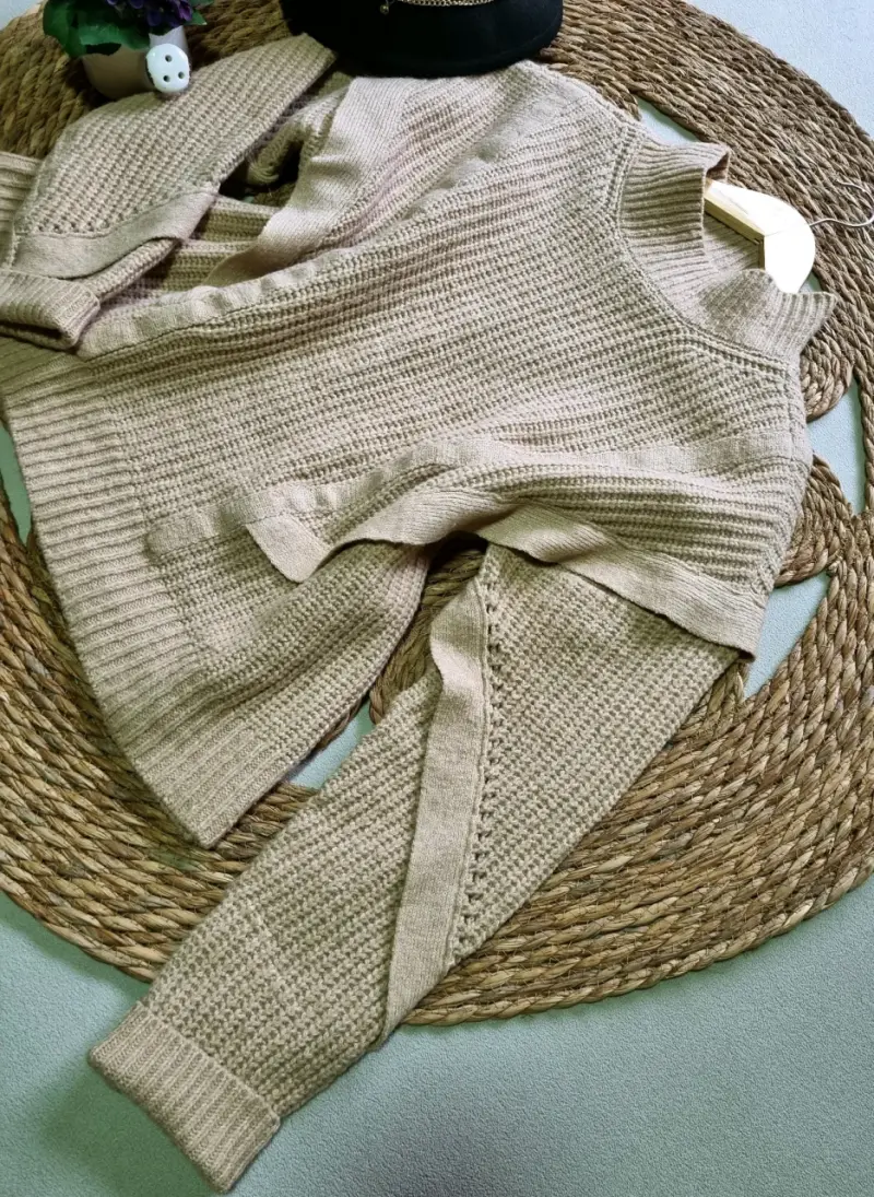 Suéter de lana beige con cuello alto Umbrale - 2