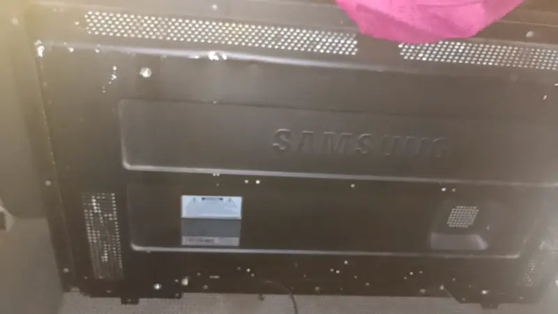 Televisor Samsung de 48 pulgadas - 2