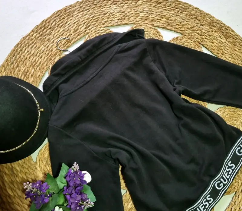Chaqueta negra Guess con cierre frontal - 3