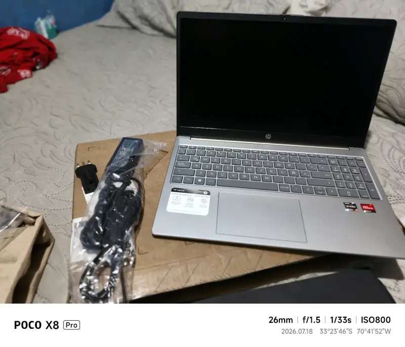 Laptop HP 15.6'' FHD Ryzen 5 8GB RAM 512GB SSD - 3