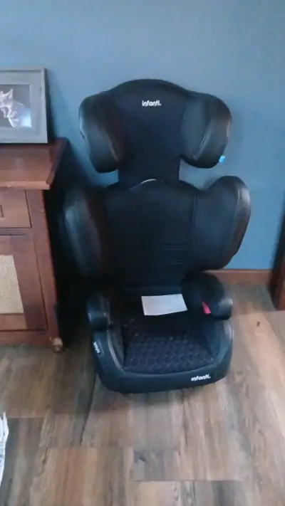 Silla de auto para niños Infanti negra [alzador) - miniatura 1