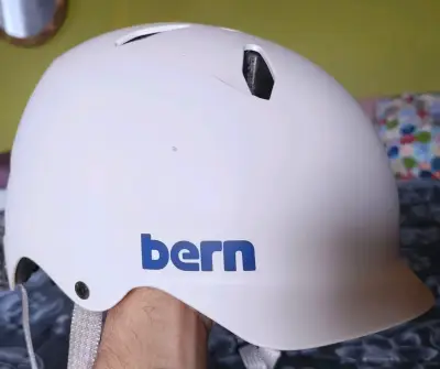 Casco Bern Watts Classic - miniatura 2