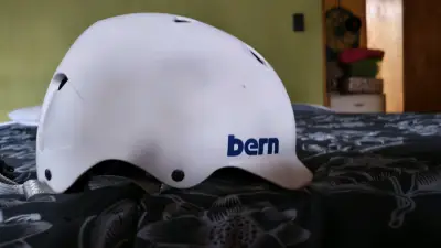 Casco Bern Watts Classic - miniatura 3