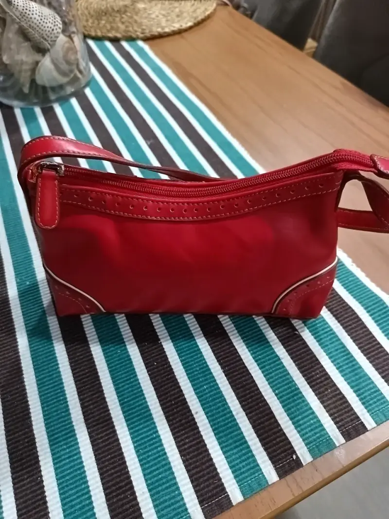 Cartera pequeña de hombro - 1