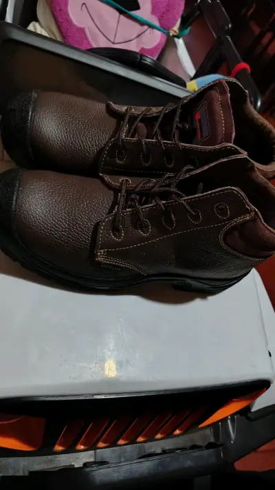 Botas de seguridad marrones anticlavo - miniatura 1