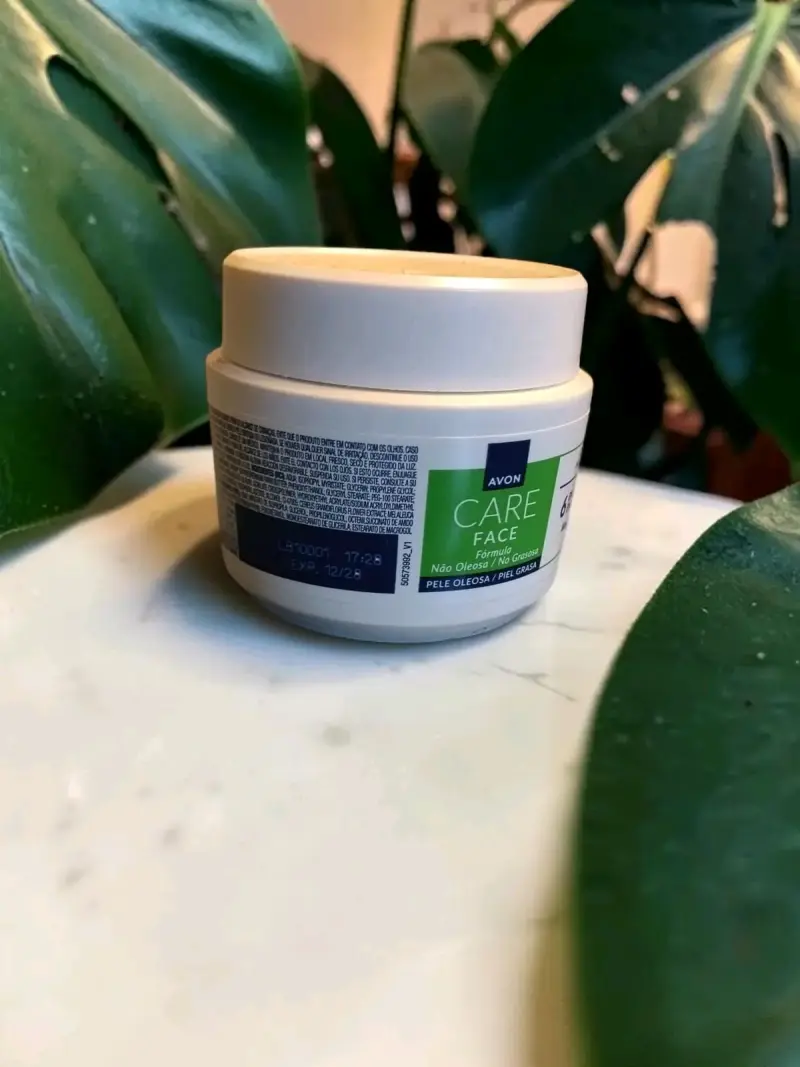 Crema Facial Avon Care para Piel Grasa