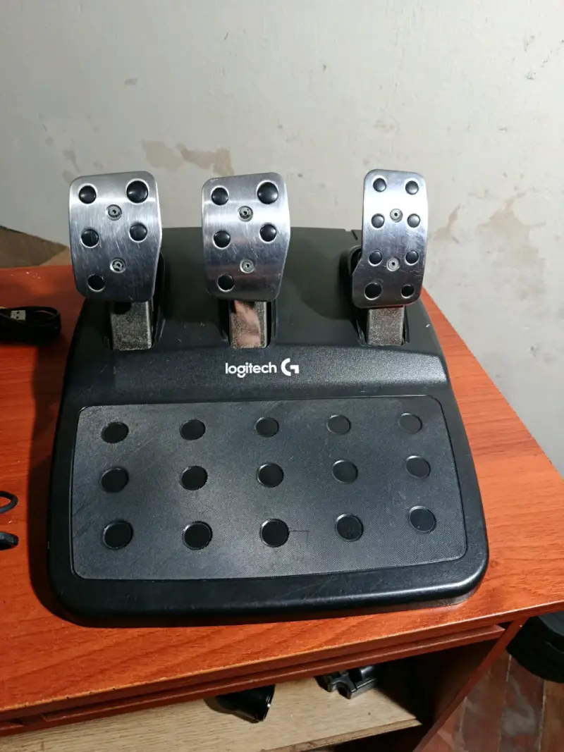 Logitech G29 - 3